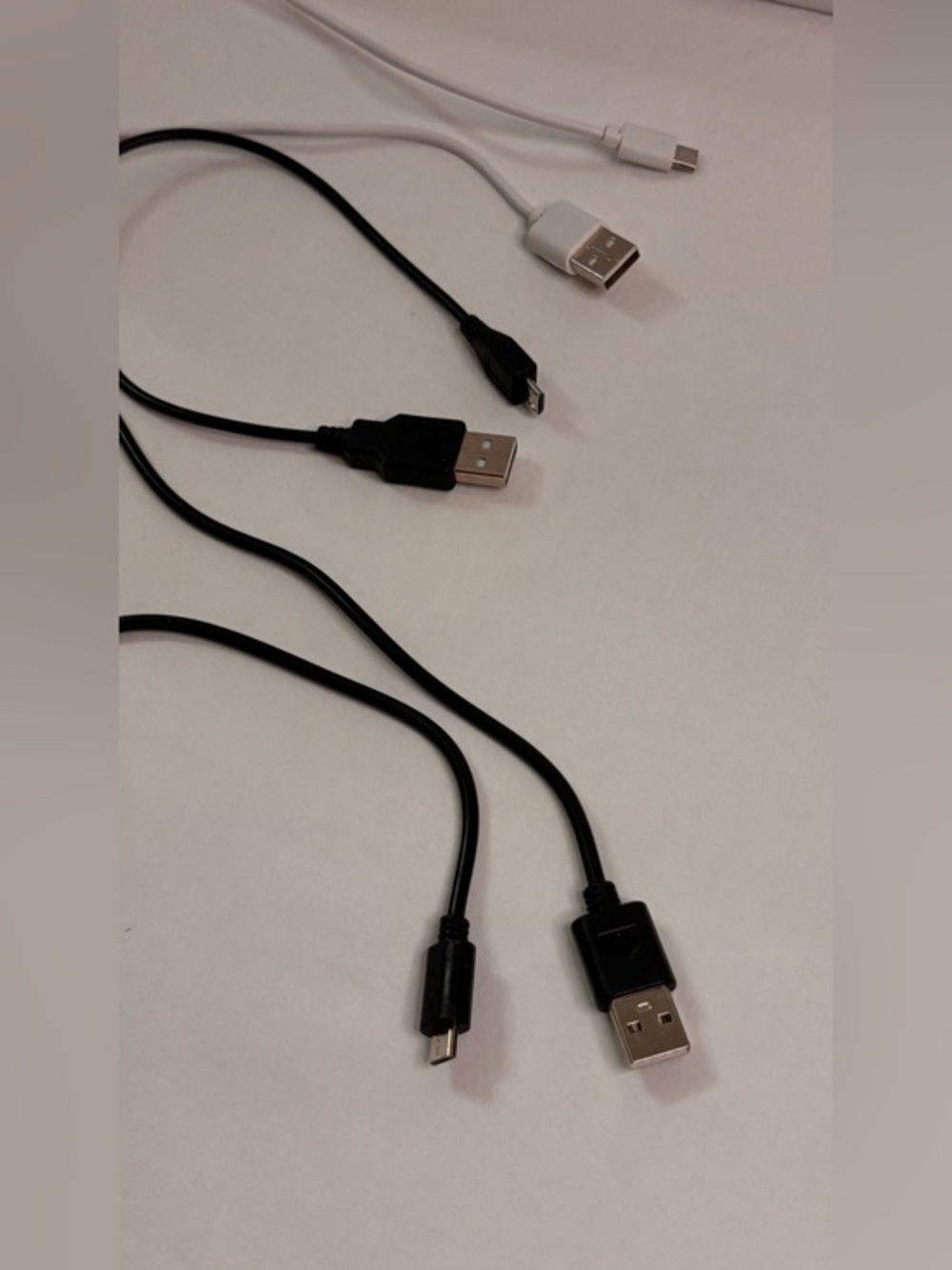 USB to Micro-USB Charging Cable Set in Black and White